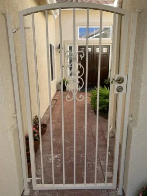 Finished gate after spot prime
